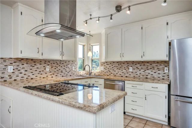 15632 Little Peak Road, Hidden Valley Lake, CA 95467