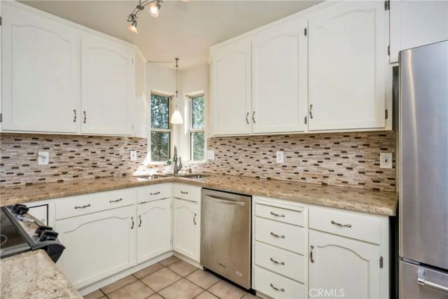 15632 Little Peak Road, Hidden Valley Lake, CA 95467