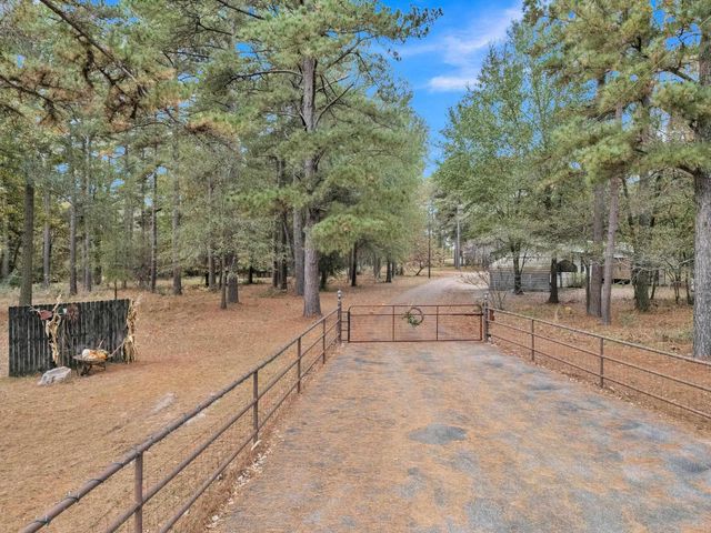 2802 Red Maple Rd, Big Sandy, TX 75755