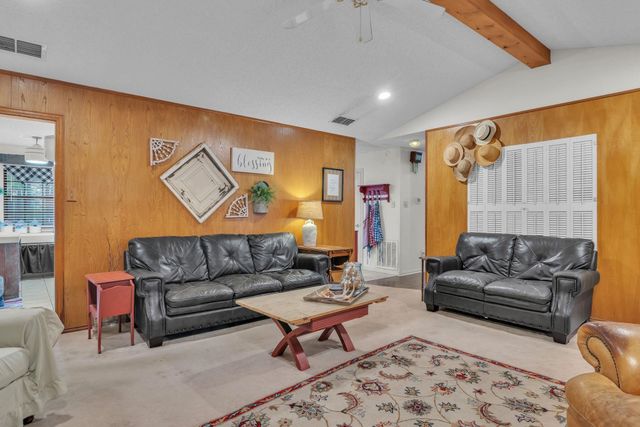 2802 Red Maple Rd, Big Sandy, TX 75755