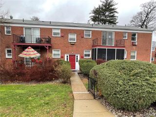 9 Milford Lane 7107, Suffern, NY 10901