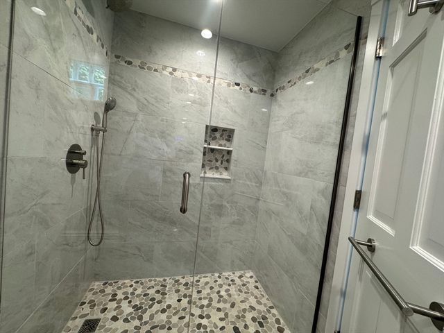 18 Silver Lake Dr, Kingston, MA 02364