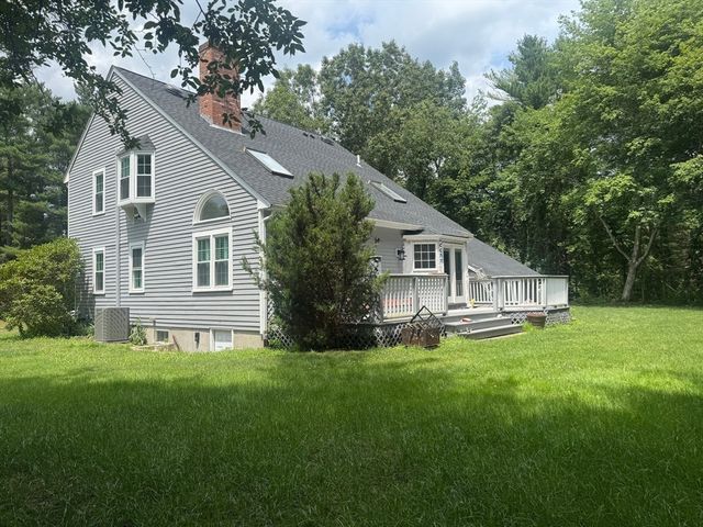 18 Silver Lake Dr, Kingston, MA 02364