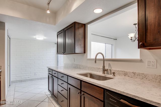 5726 N Camino Del Sol, Tucson, AZ 85718