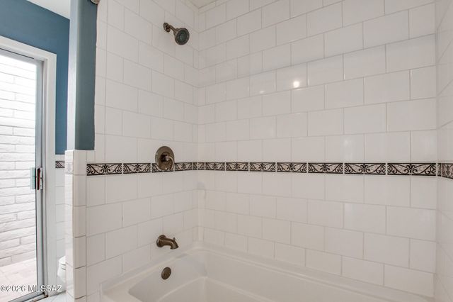 5726 N Camino Del Sol, Tucson, AZ 85718