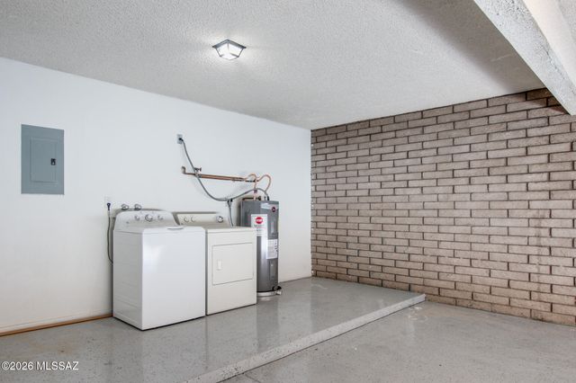 5726 N Camino Del Sol, Tucson, AZ 85718