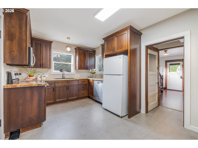 210 19TH St Se, Salem, OR 97301