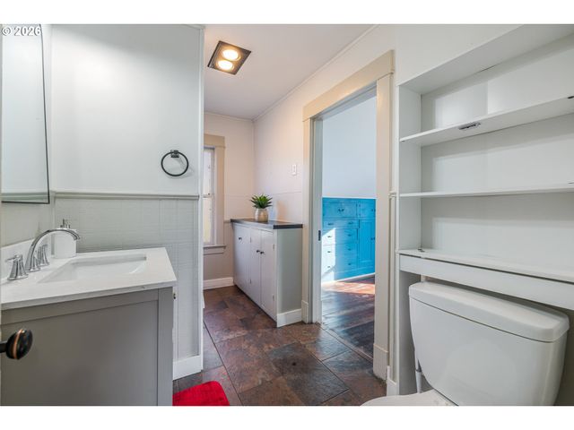 210 19TH St Se, Salem, OR 97301