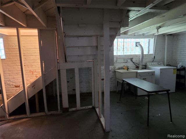 7455 Churchill Street, Detroit, MI 48206