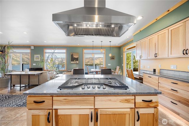 31 Cougar Crossing Lane, Chelan, WA 98816