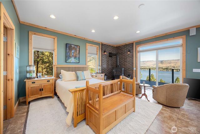 31 Cougar Crossing Lane, Chelan, WA 98816