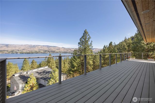 31 Cougar Crossing Lane, Chelan, WA 98816