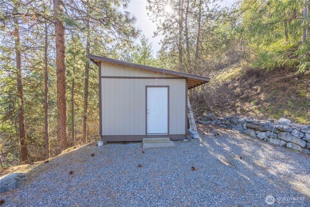 31 Cougar Crossing Lane, Chelan, WA 98816