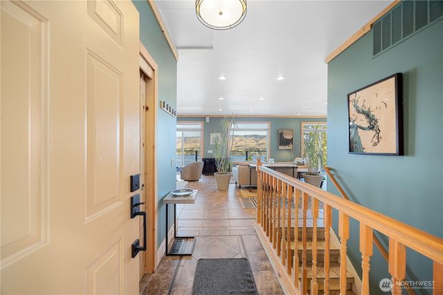 31 Cougar Crossing Lane, Chelan, WA 98816