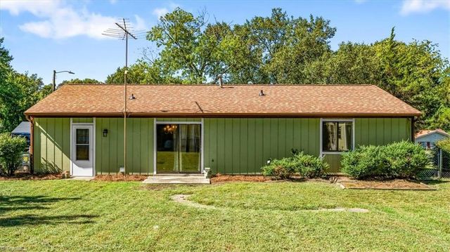 2703 Lamroc Road, Greensboro, NC 27407
