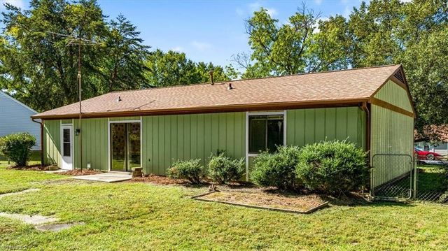 2703 Lamroc Road, Greensboro, NC 27407