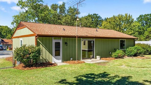 2703 Lamroc Road, Greensboro, NC 27407