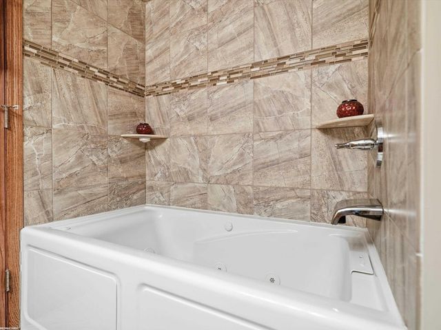 14604 Lakeshore Drive, Sterling Heights, MI 48313