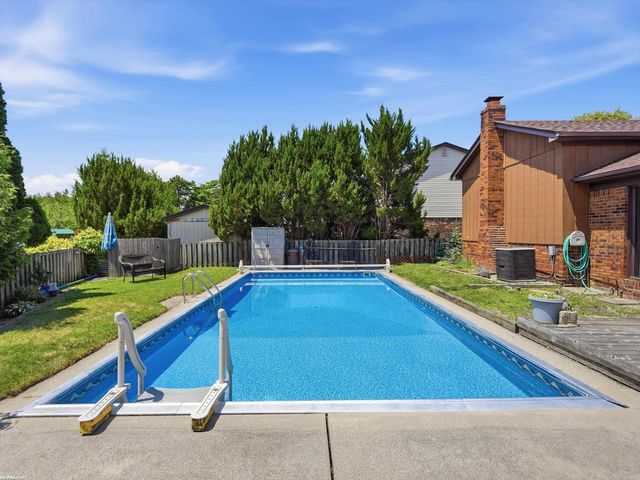 14604 Lakeshore Drive, Sterling Heights, MI 48313