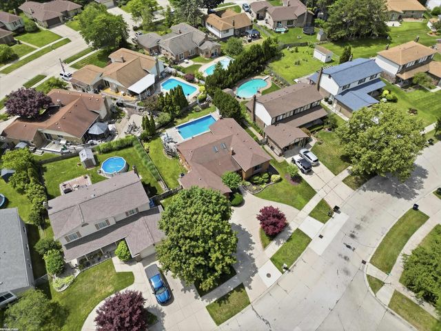 14604 Lakeshore Drive, Sterling Heights, MI 48313