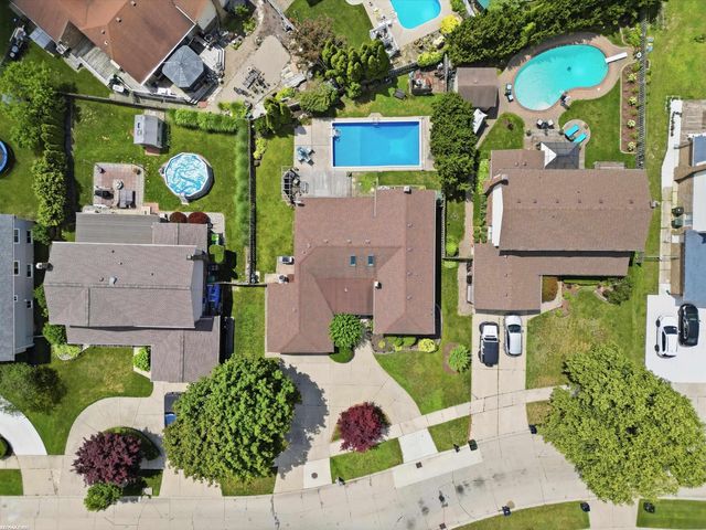 14604 Lakeshore Drive, Sterling Heights, MI 48313