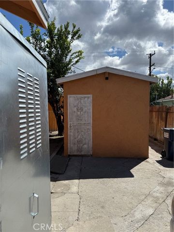 6624 Miramonte, Los Angeles, CA 90001