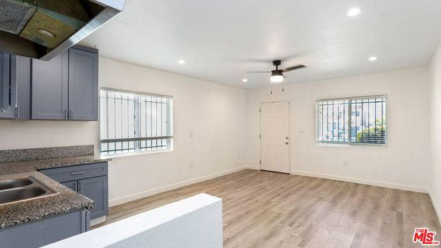 601 W 49th Street 603, Los Angeles, CA 90037