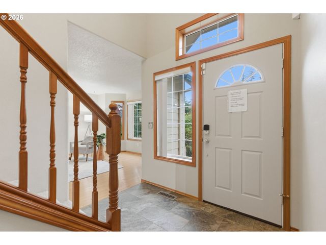 1496 Se ALTHAUS Dr, Troutdale, OR 97060