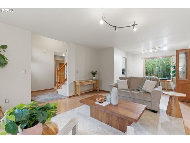 1496 Se ALTHAUS Dr, Troutdale, OR 97060