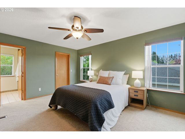 1496 Se ALTHAUS Dr, Troutdale, OR 97060