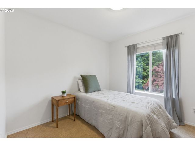 1496 Se ALTHAUS Dr, Troutdale, OR 97060