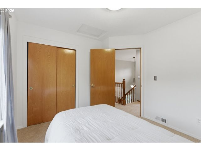 1496 Se ALTHAUS Dr, Troutdale, OR 97060