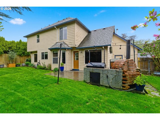 1496 Se ALTHAUS Dr, Troutdale, OR 97060