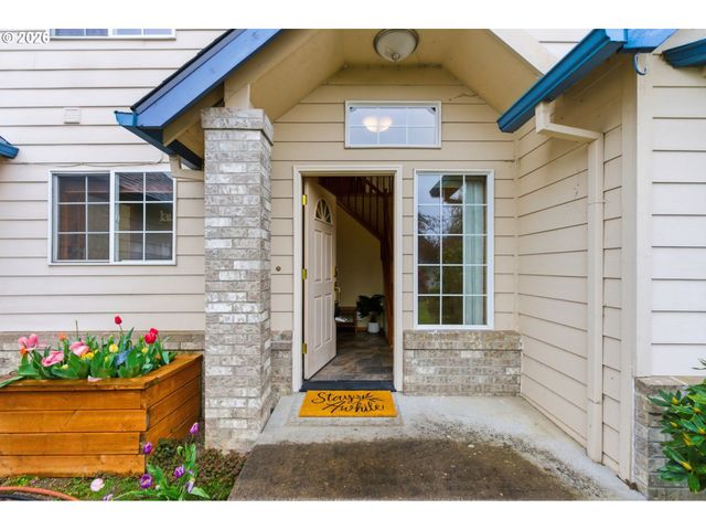 1496 Se ALTHAUS Dr, Troutdale, OR 97060