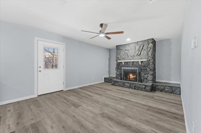 802 La Fiesta Drive, Grand Prairie, TX 75052