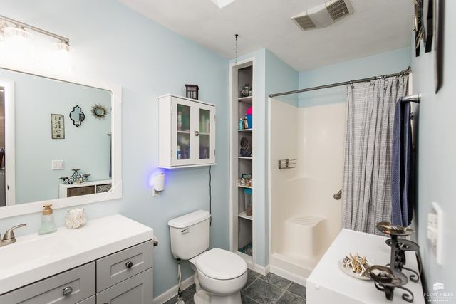 5722 Hervey Lane, Manhattan, KS 66502