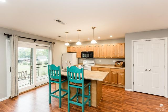 5722 Hervey Lane, Manhattan, KS 66502