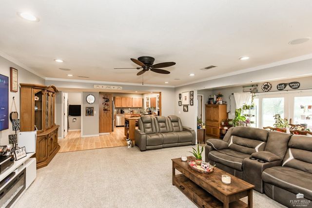 5722 Hervey Lane, Manhattan, KS 66502