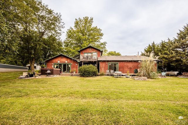 5722 Hervey Lane, Manhattan, KS 66502