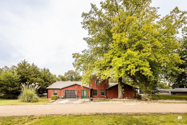 5722 Hervey Lane, Manhattan, KS 66502