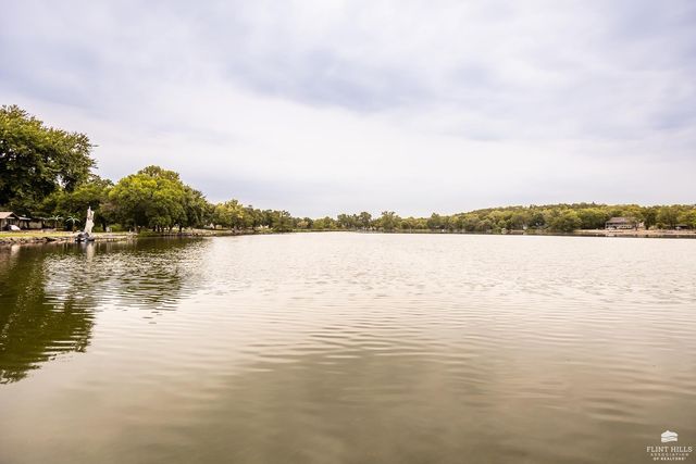 5722 Hervey Lane, Manhattan, KS 66502