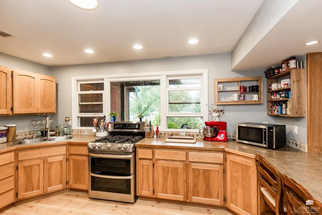 5722 Hervey Lane, Manhattan, KS 66502