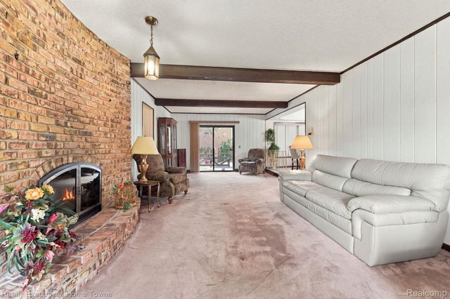 38670 Santa Barbara Street, Clinton Charter Township, MI 48036