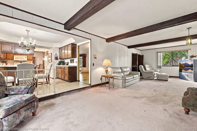38670 Santa Barbara Street, Clinton Charter Township, MI 48036