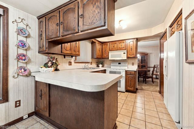 38670 Santa Barbara Street, Clinton Charter Township, MI 48036