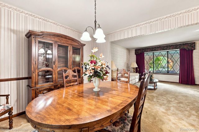 38670 Santa Barbara Street, Clinton Charter Township, MI 48036