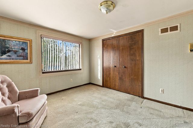 38670 Santa Barbara Street, Clinton Charter Township, MI 48036