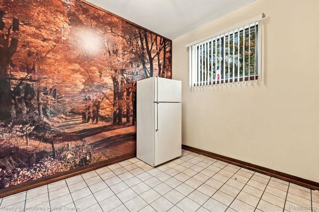 38670 Santa Barbara Street, Clinton Charter Township, MI 48036