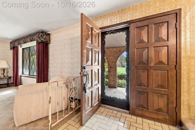 38670 Santa Barbara Street, Clinton Charter Township, MI 48036