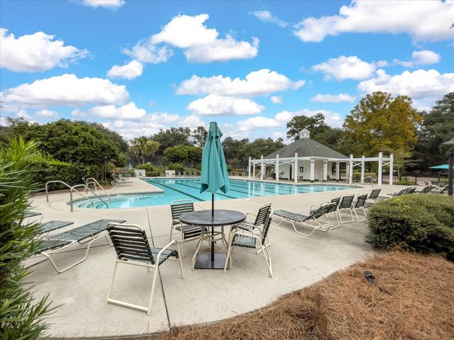 534 Pointe Of Oaks Road, Summerville, SC 29485